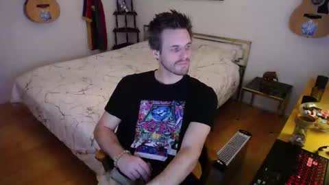 Snapshot of skatejocke chatting on 11-01-25, 05:59 skatejocke online show from 11-01-25, 05:59