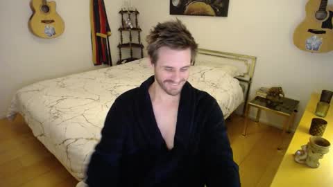 Snapshot of skatejocke chatting on 11-07-25, 04:40 skatejocke online show from 11-07-25, 04:40