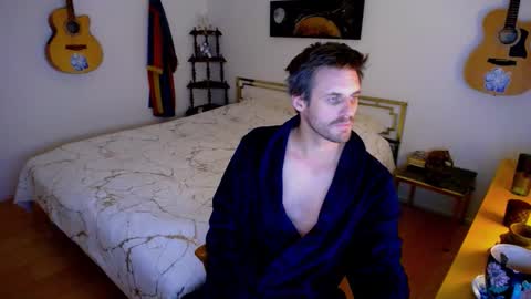 Snapshot of skatejocke chatting on 11-09-25, 11:36 skatejocke online show from 11-09-25, 11:36