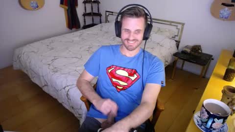 Snapshot of skatejocke chatting on 11-15-25, 08:27 skatejocke online show from 11-15-25, 08:27