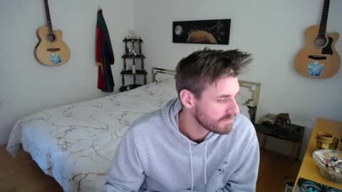 Snapshot of skatejocke chatting on 11-26-25, 10:05 skatejocke online show from 11-26-25, 10:05