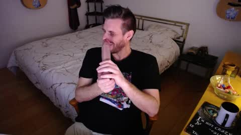 Snapshot of skatejocke chatting on 11-29-25, 01:58 skatejocke online show from 11-29-25, 01:58