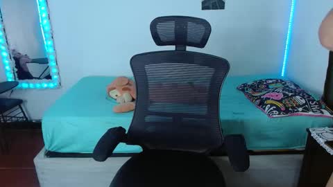 Snapshot of skinny__hott chatting on 03-02-26, 12:01 Lorena online show from 03-02-26, 12:01