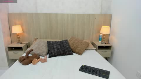 Emily Rojas online show from 11-20-25, 07:46