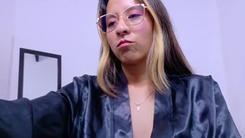 skinny_hottie18 online show from 01-29-25, 04:52