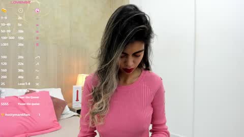Snapshot of skinny_noa chatting on 01-05-25, 11:37 Noa online show from 01-05-25, 11:37