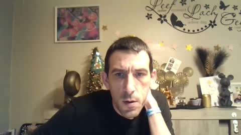 Snapshot of skinnybigcock2 chatting on 12-16-24, 03:51 SkinnyBigCock2 online show from 12-16-24, 03:51