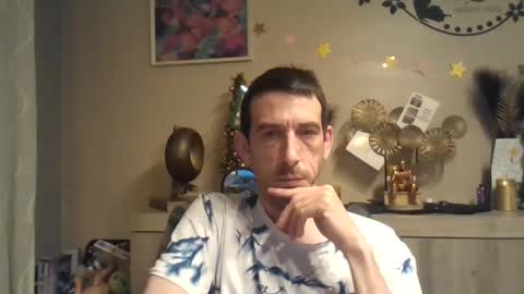 Snapshot of skinnybigcock2 chatting on 12-25-24, 06:31 SkinnyBigCock2 online show from 12-25-24, 06:31