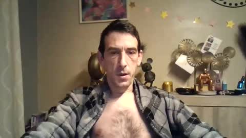 Snapshot of skinnybigcock2 chatting on 01-19-25, 04:44 SkinnyBigCock2 online show from 01-19-25, 04:44