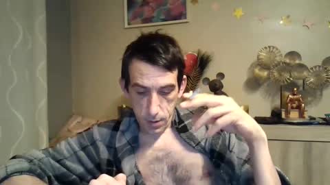 Snapshot of skinnybigcock2 chatting on 02-24-25, 04:38 SkinnyBigCock2 online show from 02-24-25, 04:38