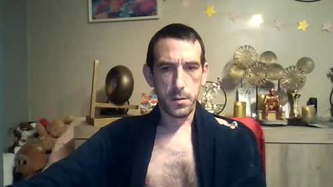 Snapshot of skinnybigcock2 chatting on 09-21-25, 02:57 SkinnyBigCock2 online show from 09-21-25, 02:57