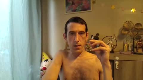 Snapshot of skinnybigcock2 chatting on 10-20-25, 07:42 SkinnyBigCock2 online show from 10-20-25, 07:42