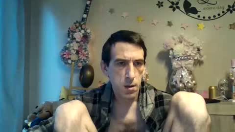 Snapshot of skinnybigcock2 chatting on 11-30-25, 08:18 SkinnyBigCock2 online show from 11-30-25, 08:18