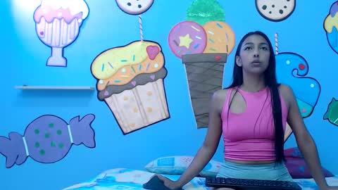 Snapshot of skinnysexzara18 chatting on 01-13-26, 01:33 zarfa online show from 01-13-26, 01:33