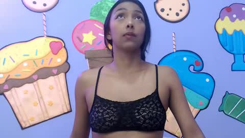 Snapshot of skinnysexzara18 chatting on 01-15-26, 01:43 zarfa online show from 01-15-26, 01:43