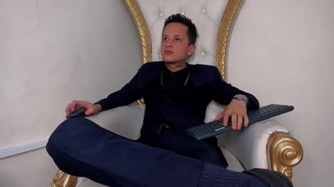 Snapshot of skinnyzeth chatting on 10-24-25, 05:15 SkinnyZeth online show from 10-24-25, 05:15