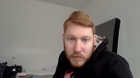 Snapshot of sklave_s chatting on 02-14-25, 12:14 sklave_s online show from 02-14-25, 12:14