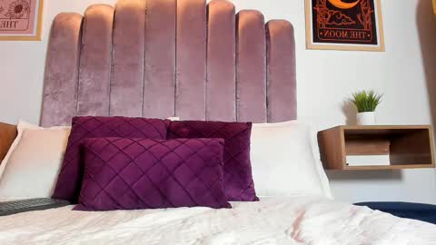 Sky Caroline online show from 11-06-25, 07:15