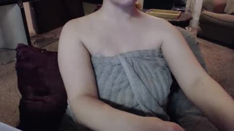 SKYLE   online show from 12-22-25, 03:58