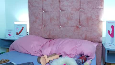 skye moore online show from 10-13-25, 11:43