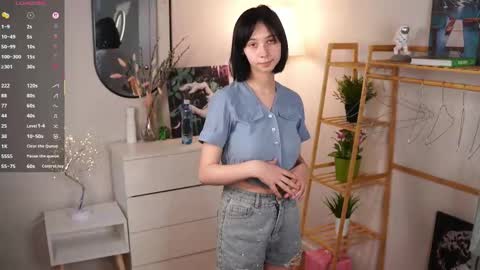 Snapshot of skyemcguire chatting on 10-17-25, 07:00 Melissa online show from 10-17-25, 07:00