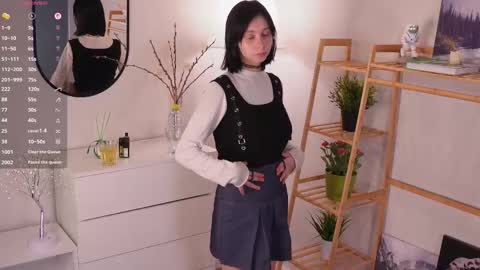 Snapshot of skyemcguire chatting on 11-12-25, 05:52 Melissa online show from 11-12-25, 05:52