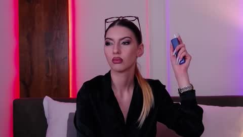 SkylarSpark online show from 10-18-25, 08:31