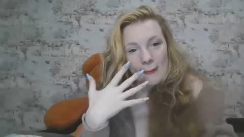 Snapshot of skyler_wans chatting on 10-10-25, 02:38 Skyler online show from 10-10-25, 02:38