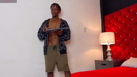 Snapshot of skylerbigxxx chatting on 09-20-25, 04:13 SKYLERBIGXXX online show from 09-20-25, 04:13