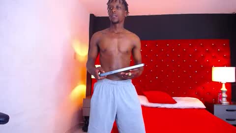 Snapshot of skylerbigxxx chatting on 09-28-25, 03:45 SKYLERBIGXXX online show from 09-28-25, 03:45