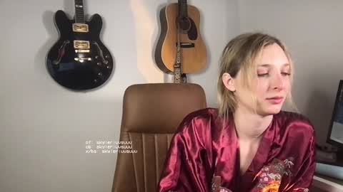 skylerluvsuuu online show from 01-18-25, 04:48