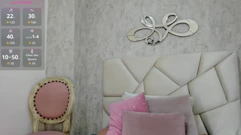 Snapshot of skylerwhite02 chatting on 09-25-25, 08:12 Skyler online show from 09-25-25, 08:12