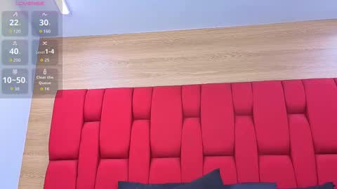 Skynny online show from 10-18-25, 07:36