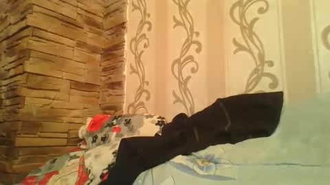 skyressie333 online show from 11-19-25, 01:22