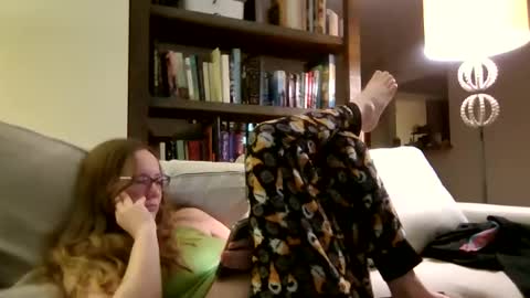 Sky Winters online show from 10-25-25, 01:46