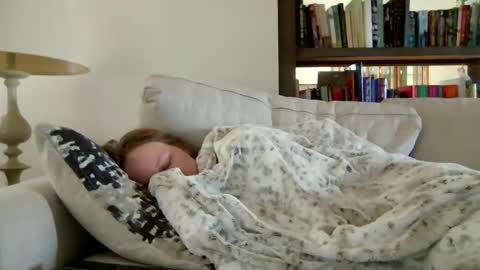 Sky Winters online show from 10-26-25, 06:14