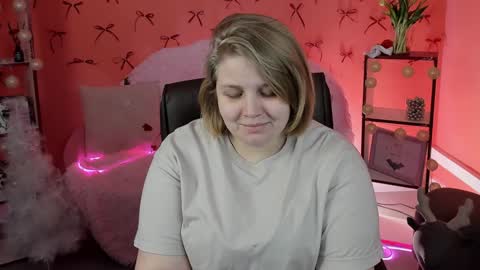 Snapshot of sladadeew chatting on 01-04-25, 12:05 Slada Deew online show from 01-04-25, 12:05