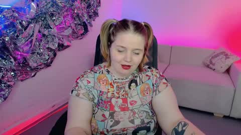 Snapshot of sladadeew chatting on 01-08-25, 12:05 Slada Deew online show from 01-08-25, 12:05