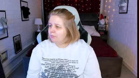 Snapshot of sladadeew chatting on 01-13-25, 09:08 Slada Deew online show from 01-13-25, 09:08