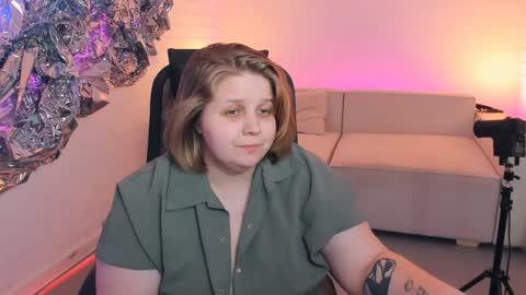 Snapshot of sladadeew chatting on 01-19-25, 03:10 Slada Deew online show from 01-19-25, 03:10