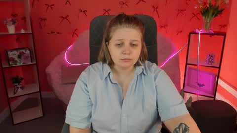 Snapshot of sladadeew chatting on 01-20-25, 09:03 Slada Deew online show from 01-20-25, 09:03