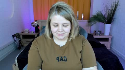 Snapshot of sladadeew chatting on 01-21-25, 03:21 Slada Deew online show from 01-21-25, 03:21