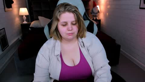 Snapshot of sladadeew chatting on 01-22-25, 04:12 Slada Deew online show from 01-22-25, 04:12