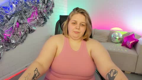 Snapshot of sladadeew chatting on 02-04-25, 03:15 Slada Deew online show from 02-04-25, 03:15