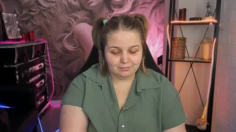 Snapshot of sladadeew chatting on 02-06-25, 04:03 Slada Deew online show from 02-06-25, 04:03