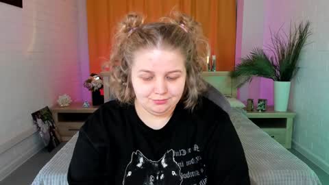 Snapshot of sladadeew chatting on 02-07-25, 09:26 Slada Deew online show from 02-07-25, 09:26