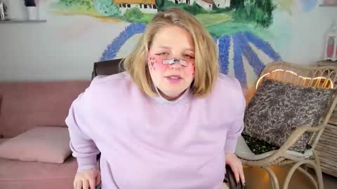 Snapshot of sladadeew chatting on 02-12-25, 03:16 Slada Deew online show from 02-12-25, 03:16