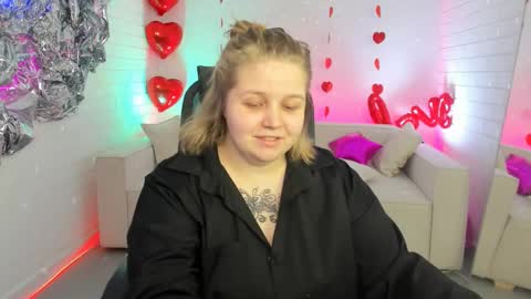 Snapshot of sladadeew chatting on 02-15-25, 09:16 Slada Deew online show from 02-15-25, 09:16