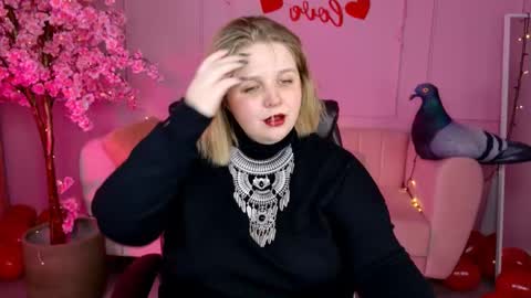 Snapshot of sladadeew chatting on 02-18-25, 08:59 Slada Deew online show from 02-18-25, 08:59