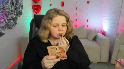 Snapshot of sladadeew chatting on 02-19-25, 09:06 Slada Deew online show from 02-19-25, 09:06